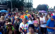 Bloco Pacotão mantém tradição de crítica política e humor no carnaval de Brasília