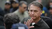Bolsonaro depõe à PF por supostos crimes contra honra de Lula em postagens