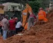 Bombeiros buscam soterrados após deslizamento em Juiz de Fora; tragédia já deixa 15 mortos