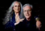 Caetano Veloso e Maria Bethânia vencem Grammy de Melhor Álbum Global