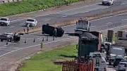 Capotamento na Raposo Tavares deixa três feridos e causa congestionamento em Sorocaba
