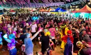 Carnaval da Ressaca estreia em Fernando de Noronha com blocos e shows neste fim de semana