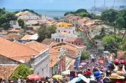 Carnaval no Grande Recife: Ônibus especiais conectam foliões aos polos de festa em Olinda e Bairro do Recife