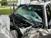 Casal morre em colisão frontal entre carro e carreta na BR-116, em Muriaé