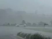 Chuva de granizo transforma ruas de Brejão em rios e surpreende moradores