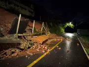 Chuva intensa causa destruição em Santa Branca, SP: barreiras caem, muro de igreja desaba e ponte é arrastada