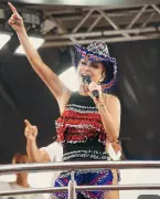 Claudia Leitte homenageia cultura maranhense com look especial no Carnaval de São Luís