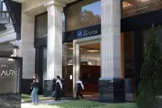Conexões políticas do Banco Master afastaram investigações, aponta economista