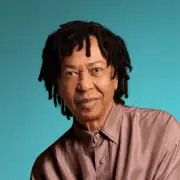 Djavan lança gravação inédita de 2005 de 'Pérolas aos poucos' em novo EP