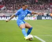 Do América-MG ao Leverkusen: a trajetória do lateral Arthur rumo à Seleção de Ancelotti