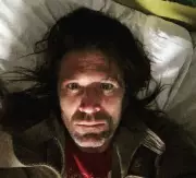 Evan Dando, do Lemonheads, internado após crise de saúde mental e envio de vídeos íntimos