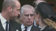 Ex-príncipe Andrew é preso na Inglaterra por vínculos com Jeffrey Epstein