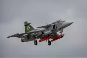 FAB conclui testes de lançamento de bombas com caça F-39 Gripen em operação no RN