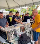 Feira de Vinis em Arapiraca atrai colecionadores com discos a partir de R$10 e shows gratuitos