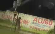 Homem flagrado tentando arrancar primeiro radar fixo de Ribeirão Preto em ação de vandalismo