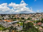 Homem morre e dois são presos após troca de tiros com PM em Ferraz de Vasconcelos