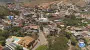 Homem é preso por agredir companheira com madeira na frente de crianças em Nova Era