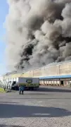 Incêndio atinge galpões de centro logístico em Viana, ES; não há feridos