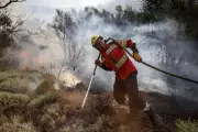 Incêndios históricos na Patagônia disparam emissões de carbono e ameaçam turismo