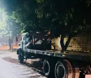 Jovem de 22 anos morre após colidir com caminhão estacionado em local sem iluminação em Leme