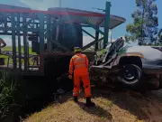 Jovem de 24 anos morre em colisão frontal entre caminhão-cegonha e caminhonete na BR-262 em Araxá