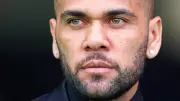Justiça bloqueia R$ 7,7 milhões de Daniel Alves por dívida de rescisão com São Paulo