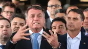 Laudo da PF frustra plano bolsonarista: Bolsonaro permanece na Papuda