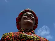 Lenda da 'Princesa dos Canaviais' ganha vida em boneco gigante no Galo da Madrugada