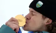 Lucas Pinheiro conquista primeiro ouro do Brasil em Olimpíada de Inverno na Itália