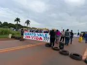 Manifestantes bloqueiam BR-163 em Dourados exigindo melhorias na segurança viária