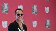 Marc Anthony defende família Beckham em polêmica e vive expectativa de novo filho