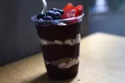 Mãe recebe fatura de R$ 650 após filho comprar açaí de R$ 24 em Vila Velha