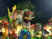 Mocidade homenageia cão Orelha em desfile carnavalesco dedicado a Rita Lee