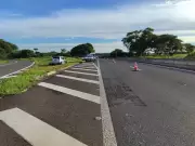 Motorista de 42 anos morre em colisão traseira com caminhão na SP-425 em Pirapozinho