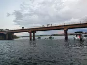 Motorista de 65 anos morre após carro cair em rio profundo na Raposo Tavares em Itaí