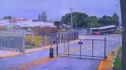 Motorista de ônibus perde controle e invade contramão em rodovia de Cabreúva, SP