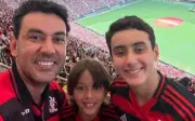Netos de prefeito mortos pelo pai recebem homenagem emocionante em jogo de futebol em Itumbiara