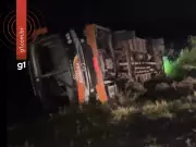 Ônibus tomba na BR-364 no Acre e deixa feridos; acidente mobiliza equipes de resgate