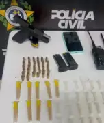 Operação policial em Barra Mansa prende gerente do tráfico e olheiro com armas e drogas