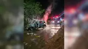 Perseguição policial termina com carro em chamas e três feridos em Uberaba