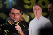 Pesquisa Quaest: 44% aprovam indicação de Flávio Bolsonaro por Jair Bolsonaro para 2026