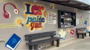 Ponto de ônibus vira biblioteca comunitária em Macapá com projeto 'Ler é Paidegua'