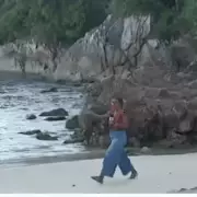 Praia da Paciência em Penha: 26 passos para cruzar uma das menores praias do Brasil