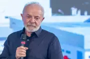 Presidente Lula visita fábrica em Suape e acompanha Galo da Madrugada em agenda em Pernambuco