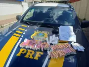 PRF apreende centenas de medicamentos importados ilegalmente na Via Dutra, em Itatiaia