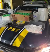 PRF prende homem com 260 frascos de lança-perfume e 700 vazios na BR-040 em Petrópolis