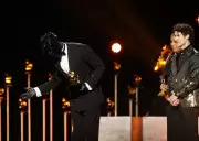 Produtor francês Gesaffelstein vence Grammy com remix de Lady Gaga e chama atenção com visual misterioso
