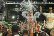Rainha de bateria da Mocidade Independente de Padre Miguel revela paixão e truque para eventos