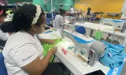 Salvador oferece curso gratuito de costura industrial para moradores da Cidade Baixa