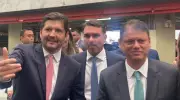Tarcísio e Flávio Bolsonaro se reúnem em SP para discutir eleições e marcam reaproximação